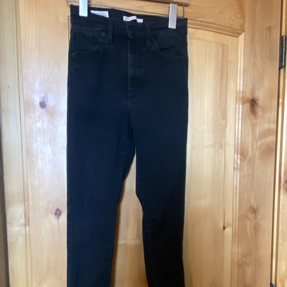 Levi’s Super High Super Skinny size 26